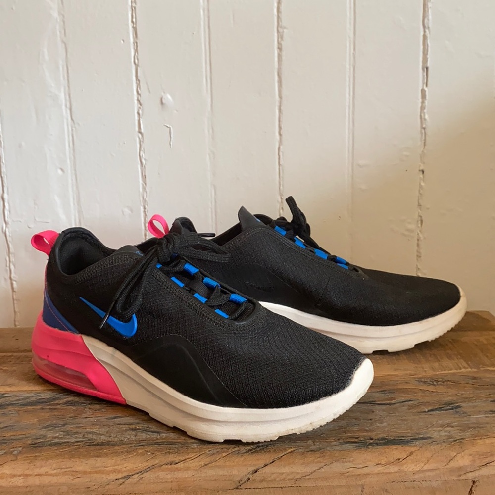 Nike Women’s Air MAX Motion 2 running shoes